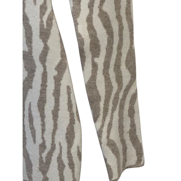 Express BODYCON taupe & ivory zebra print sweater dress NWOT - Picture 7 of 8